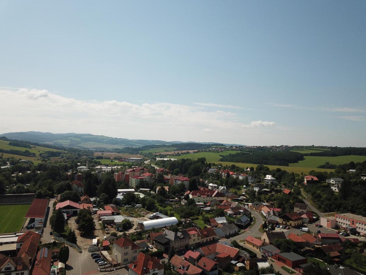 Retro Vila Guest House Slušovice Eksteriør bilde